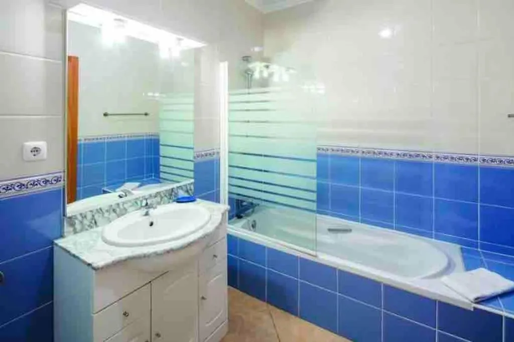 Casa Da Luz 5 - St James Apt 2 Bedrooms , Amazing Sea View , Pool , Wifi 0*, Praia Da Luz